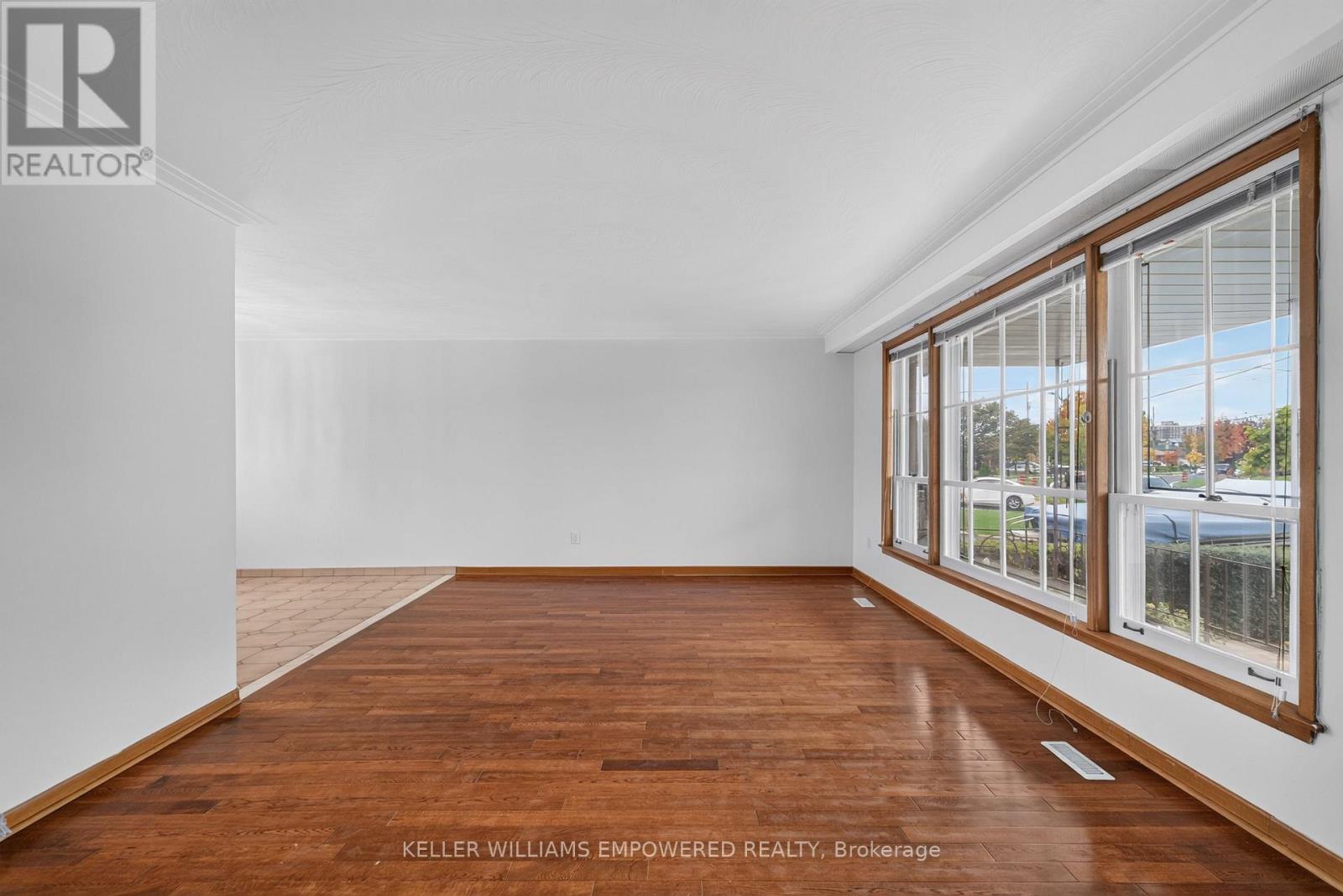 Main - 6 Archway Crescent Property Photo 6