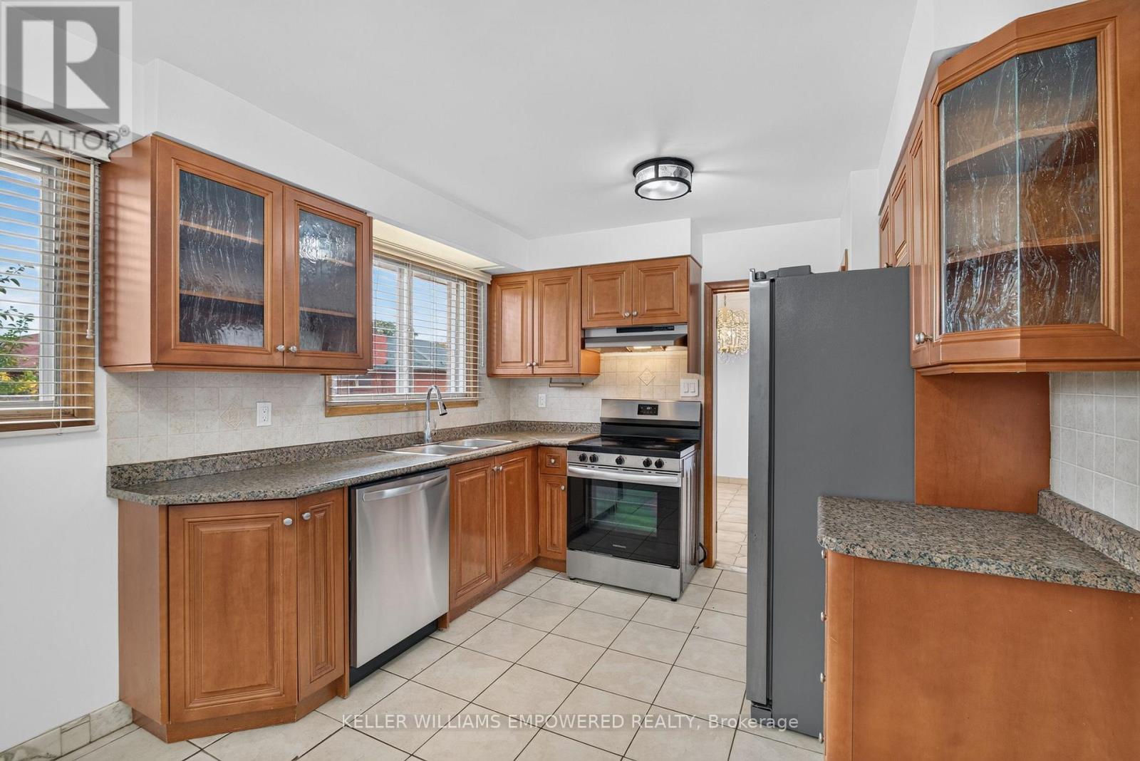 Main - 6 Archway Crescent Property Photo 12