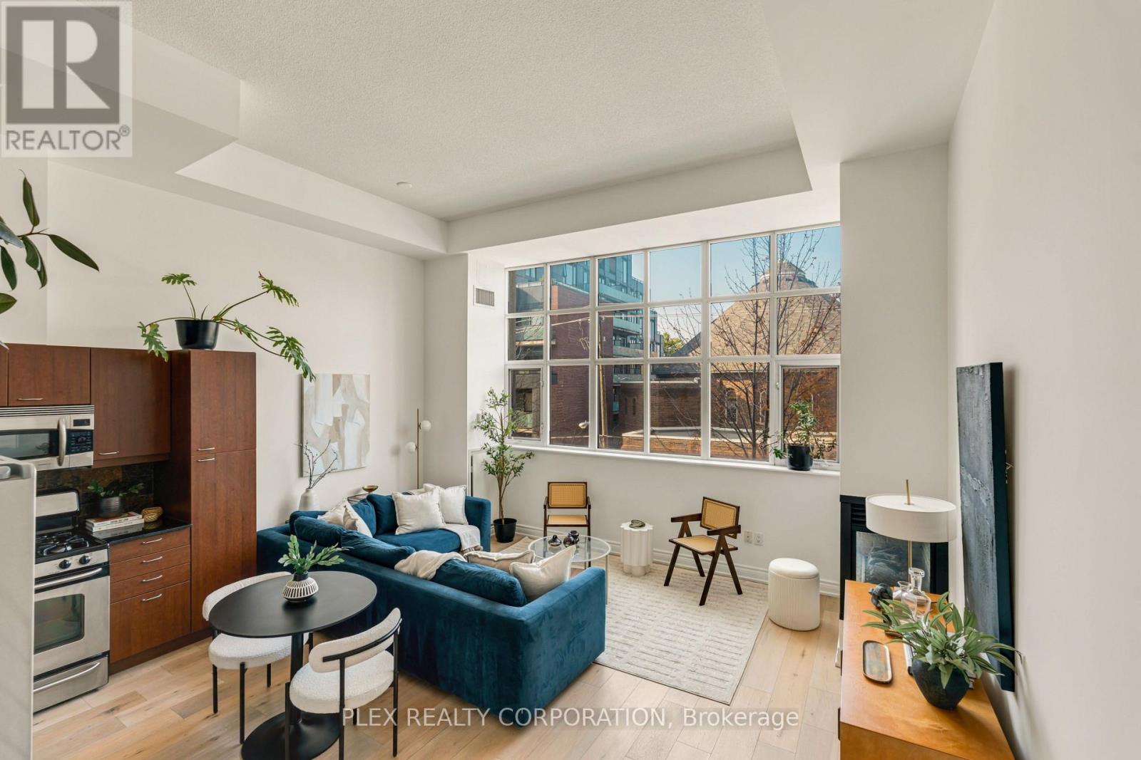410 - 437 Roncesvalles Avenue Property Photo 5