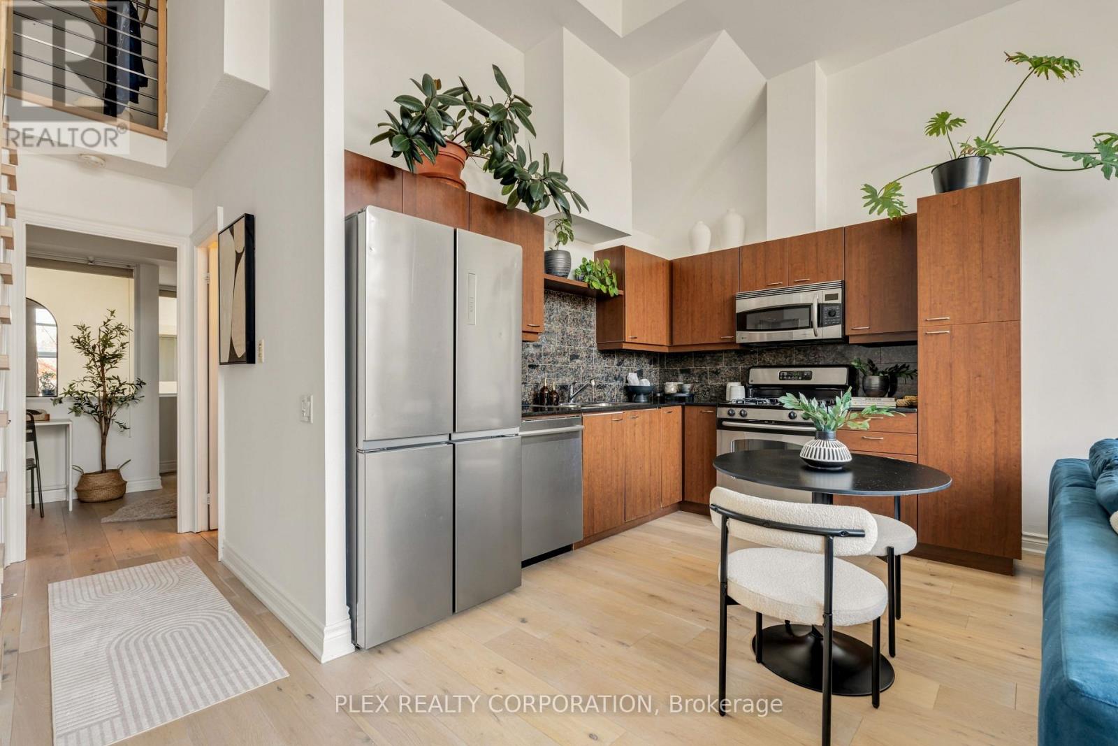 410 - 437 Roncesvalles Avenue Property Photo 7