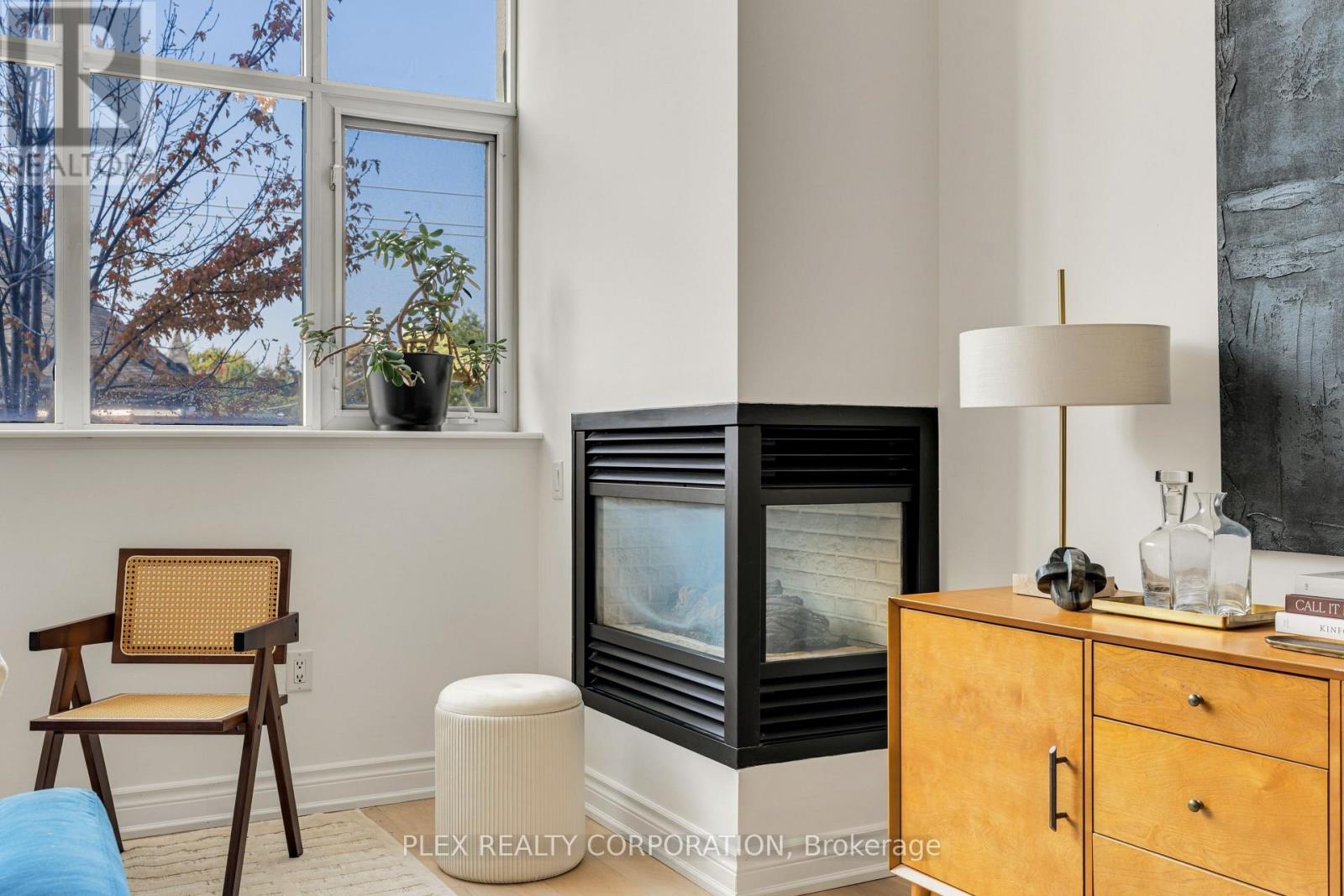 410 - 437 Roncesvalles Avenue Property Photo 10