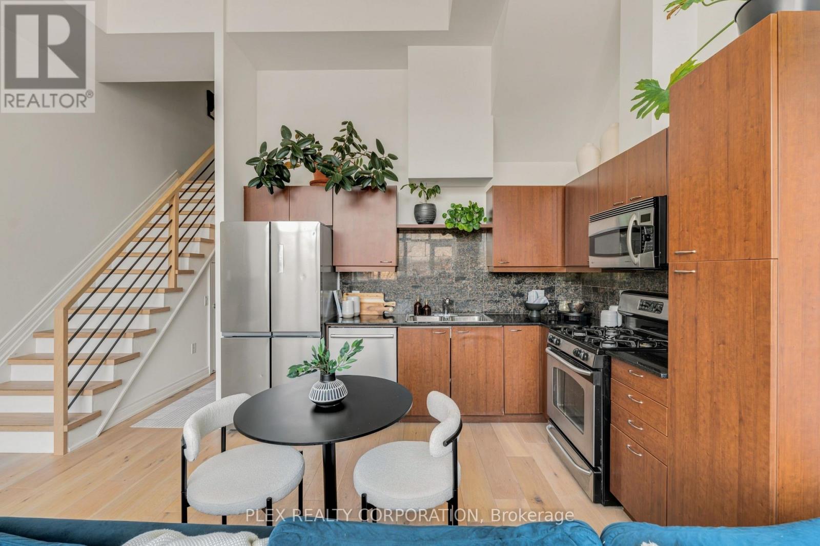410 - 437 Roncesvalles Avenue Property Photo 13