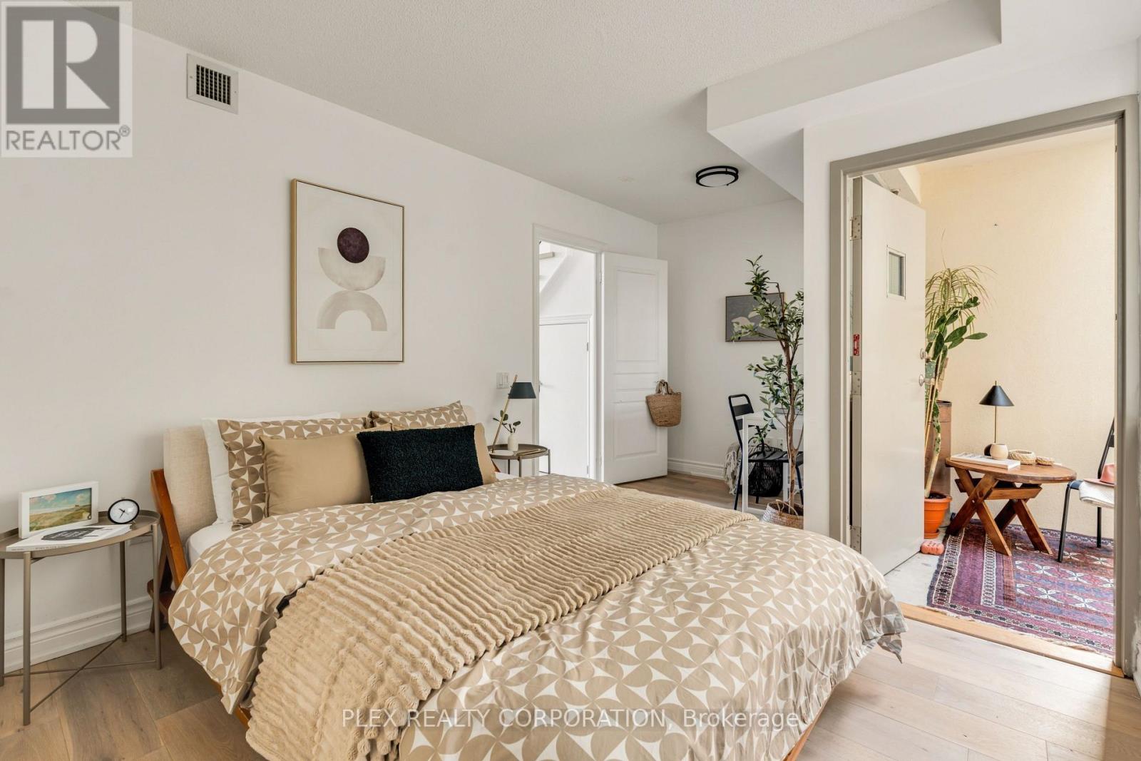 410 - 437 Roncesvalles Avenue Property Photo 16