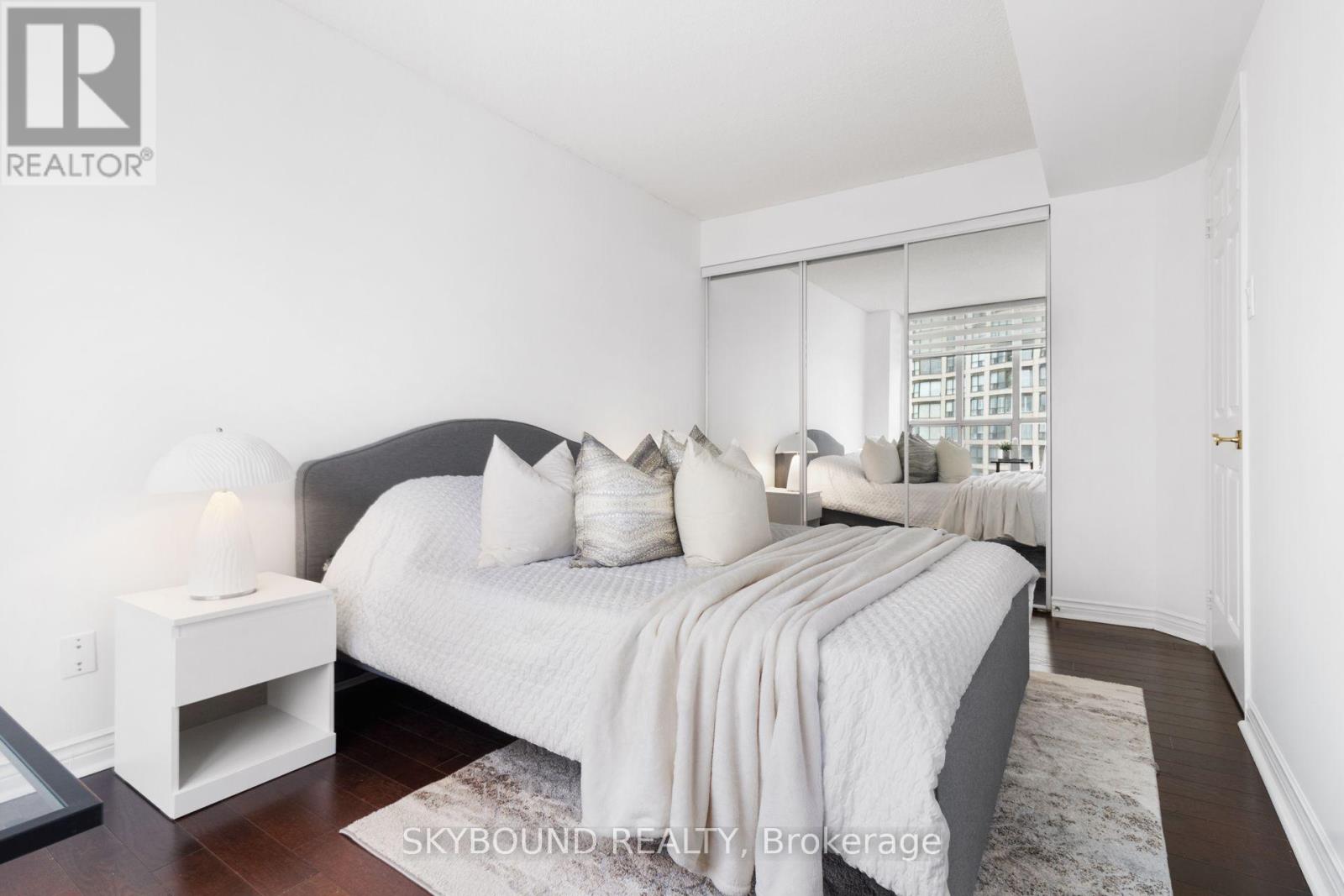 505 - 2287 Lake Shore Boulevard W Property Photo 7