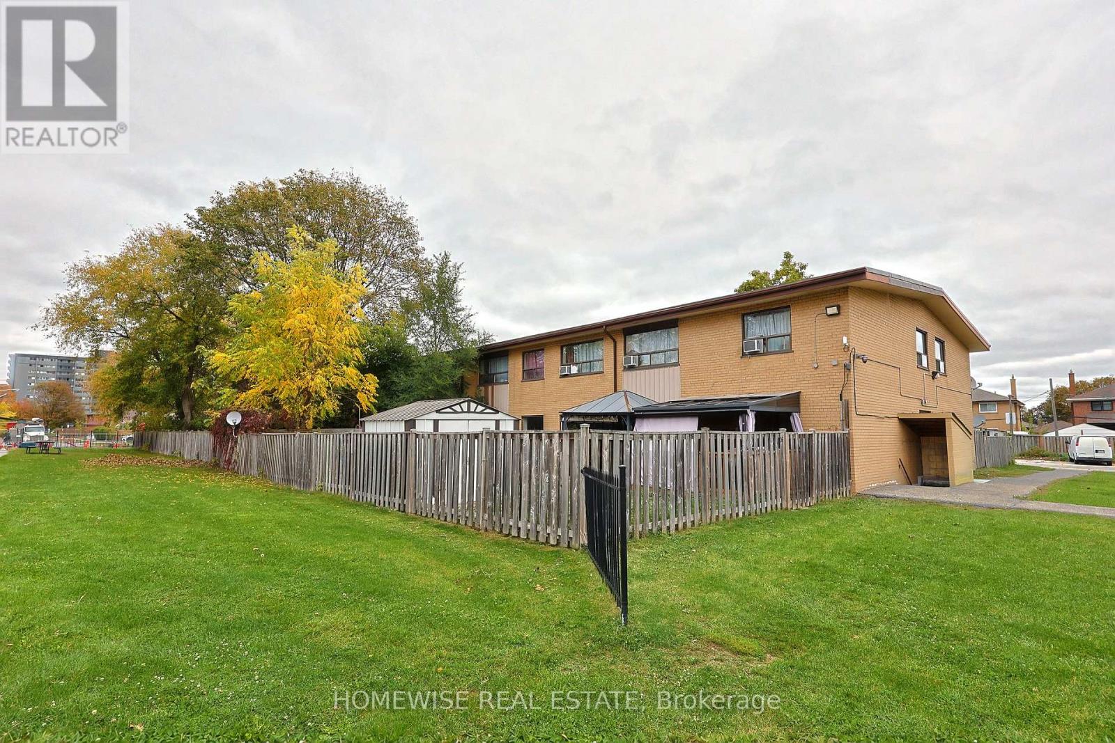 8 - 31 Sedgeley Drive Property Photo 1