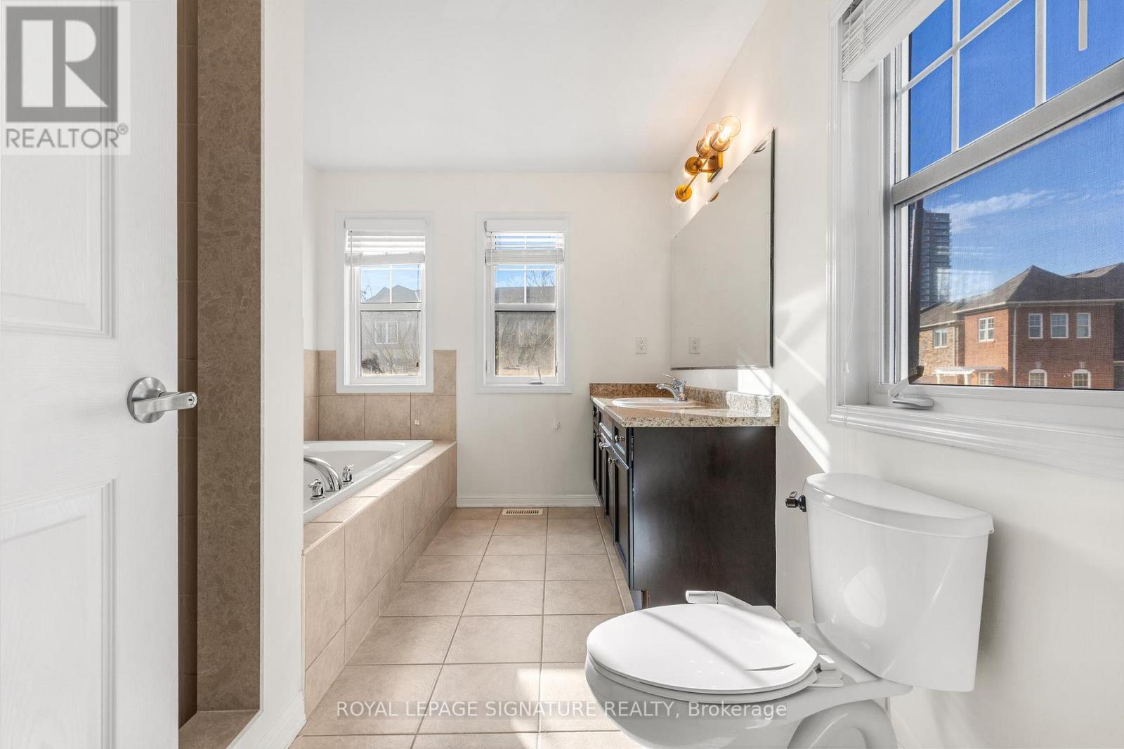 2 Poppythorn Road Property Photo 24