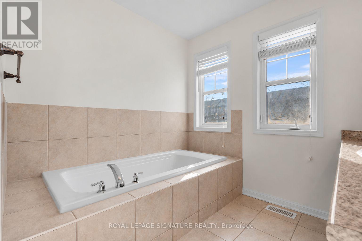2 Poppythorn Road Property Photo 25