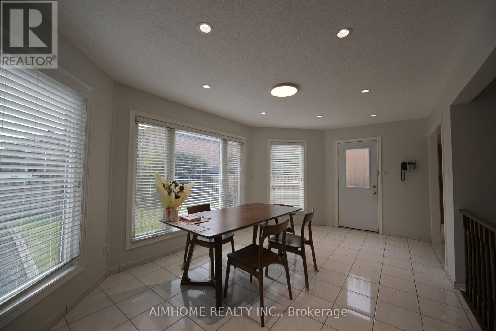 521 Chieftan Circle Property Photo 8