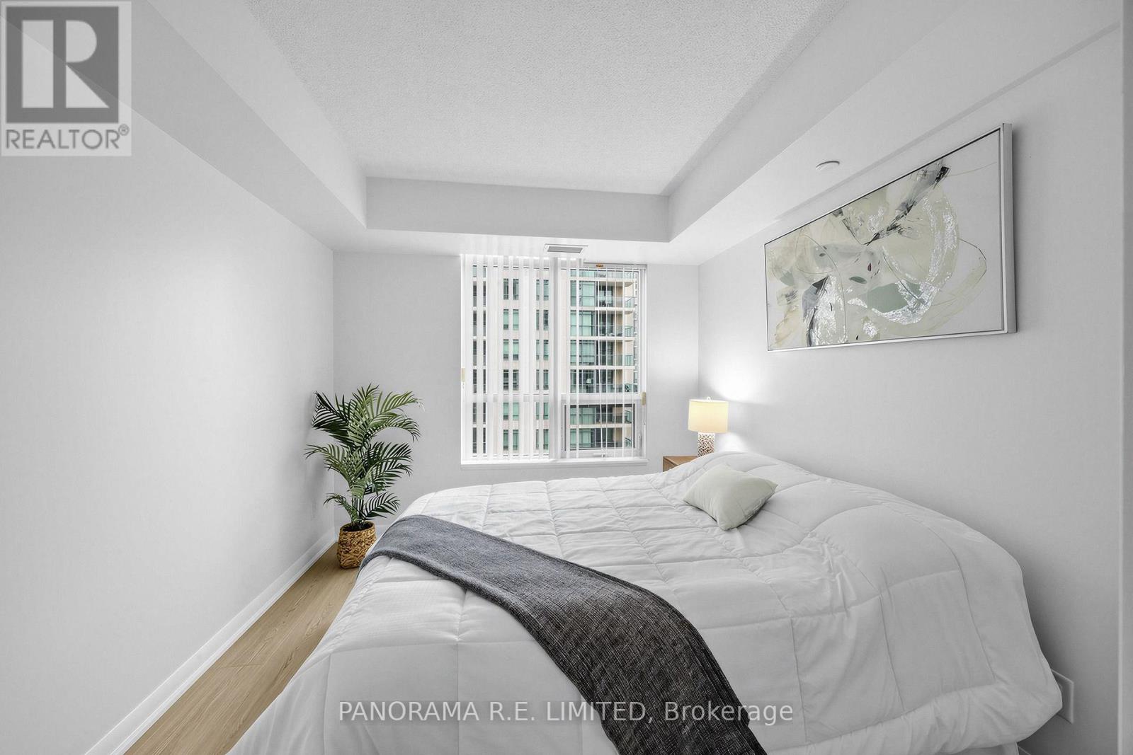 2006 - 215 Sherway Gardens Road Property Photo 11