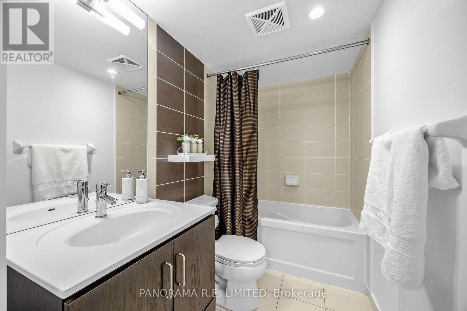 2006 - 215 Sherway Gardens Road Property Photo 14