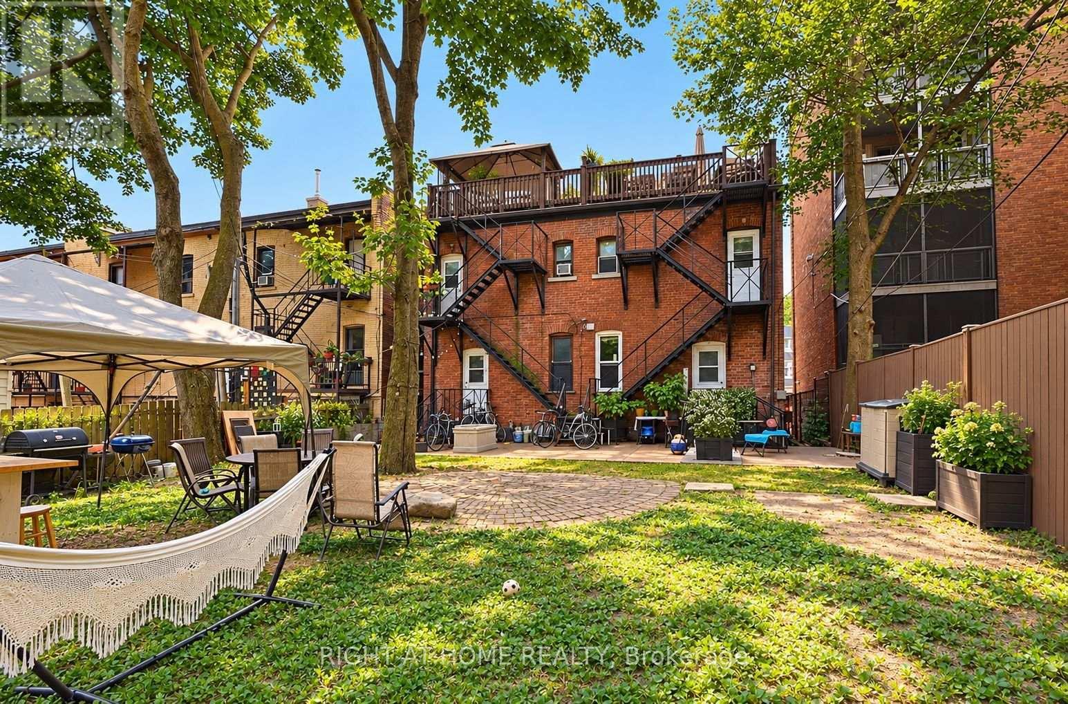 Lower - 1392 King Street W Property Photo 9