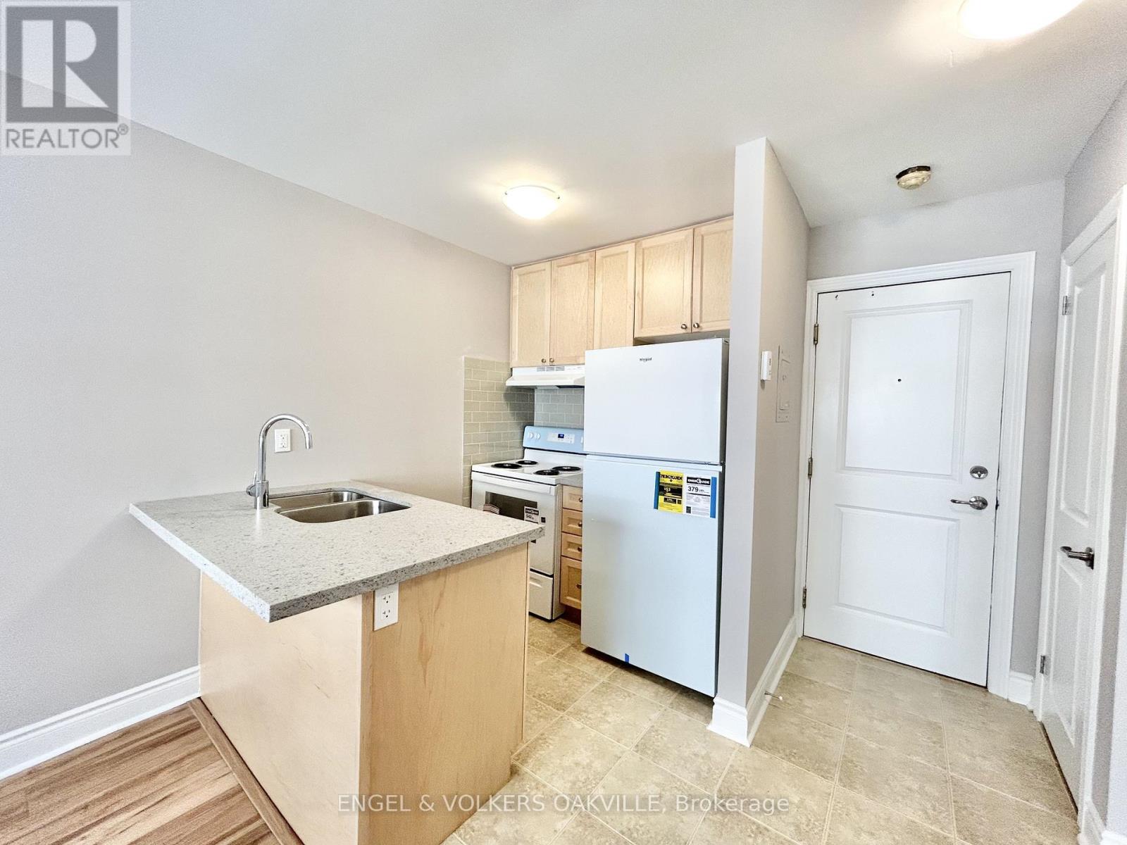 204 - 11 Thirty Third Street Property Photo 1