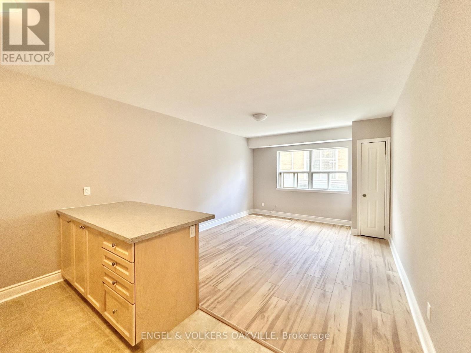 4 - 100 Twenty Fifth Street Property Photo 2
