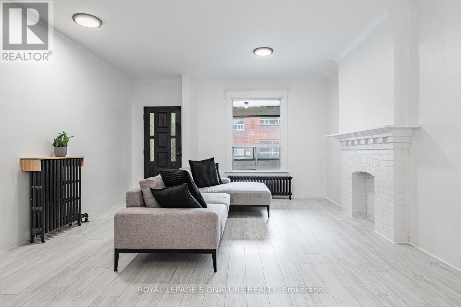 8 Adrian Avenue Property Photo 4