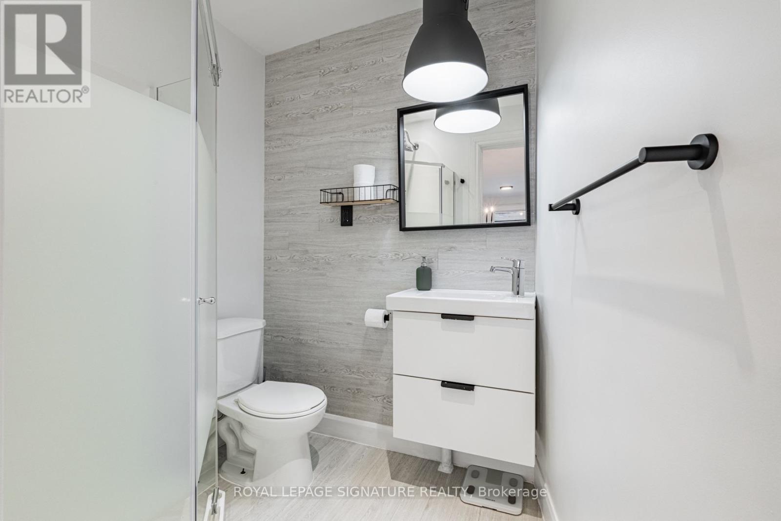 8 Adrian Avenue Property Photo 10