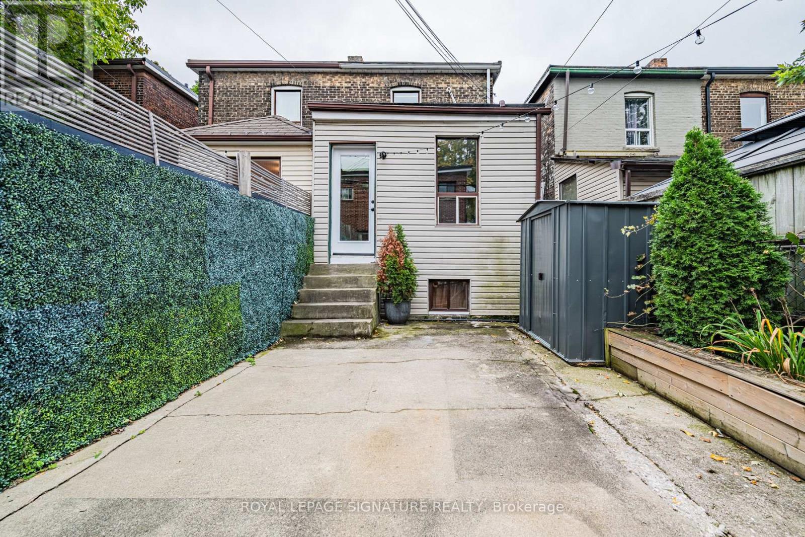 8 Adrian Avenue Property Photo 19