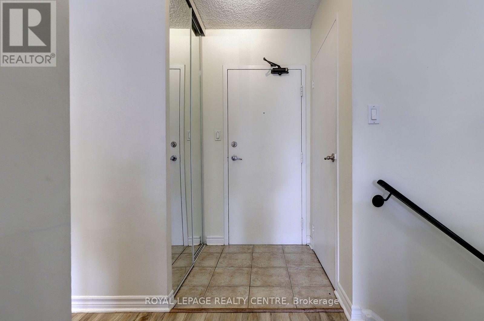 201 - 1000 Cedarglen Gate Property Photo 4