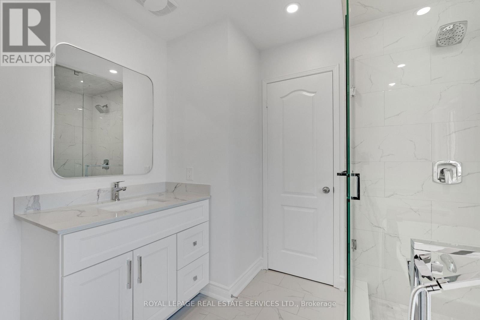 3955 Foxwood Avenue Property Photo 18