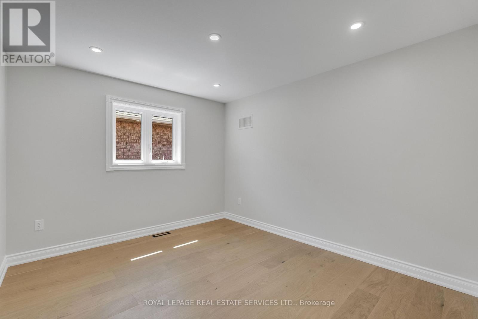 3955 Foxwood Avenue Property Photo 21