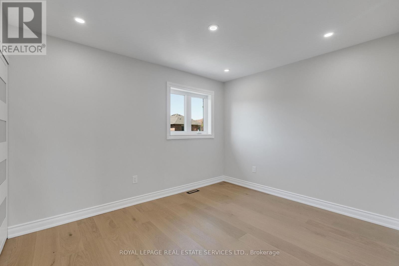 3955 Foxwood Avenue Property Photo 24