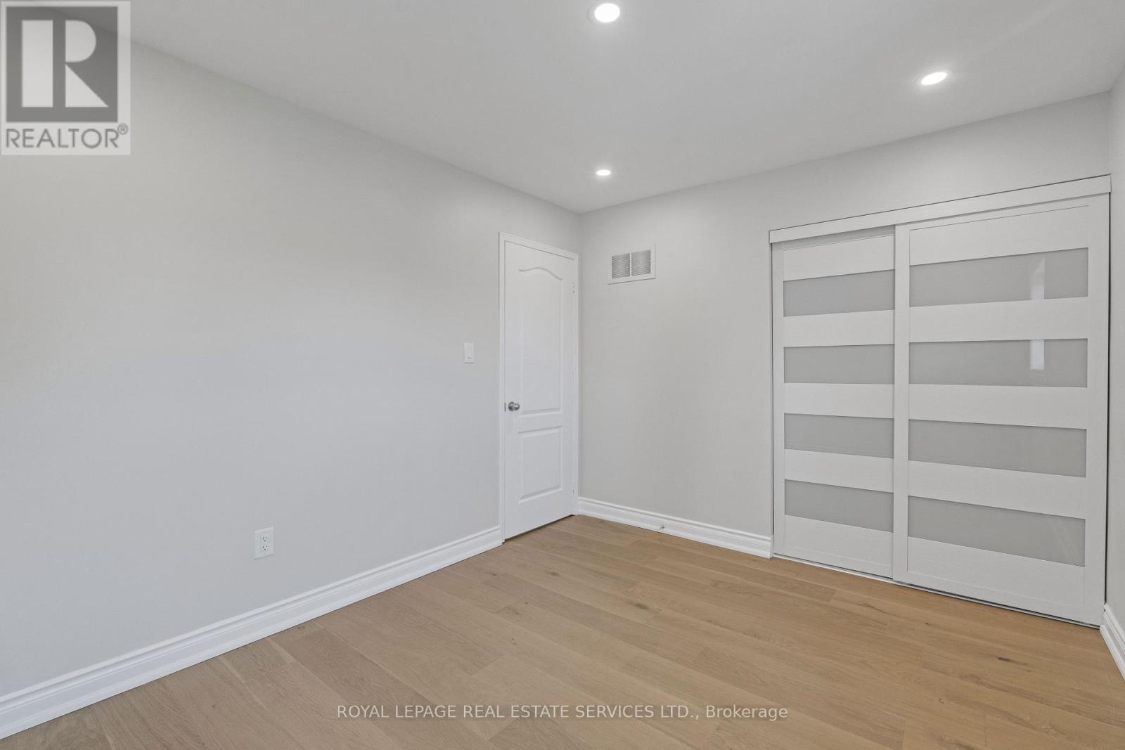 3955 Foxwood Avenue Property Photo 25
