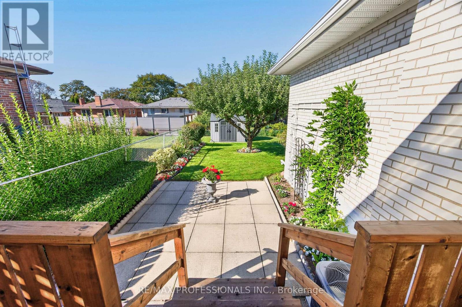 302 La Rose Avenue Property Photo 41