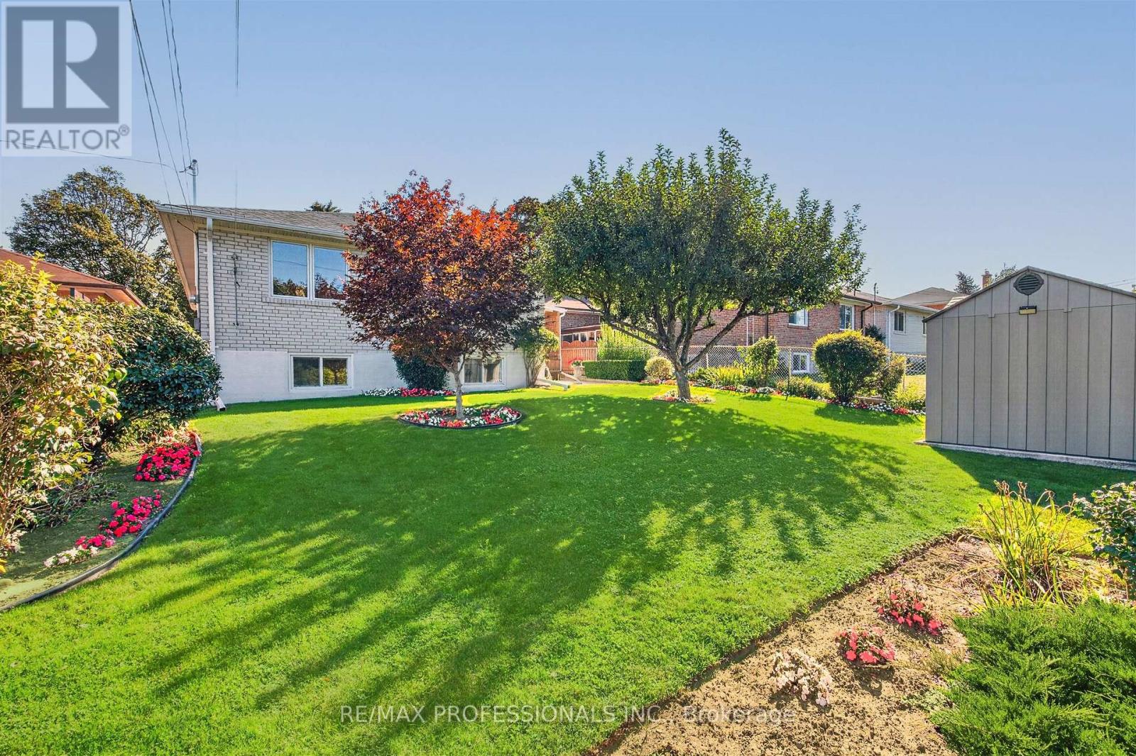 302 La Rose Avenue Property Photo 45