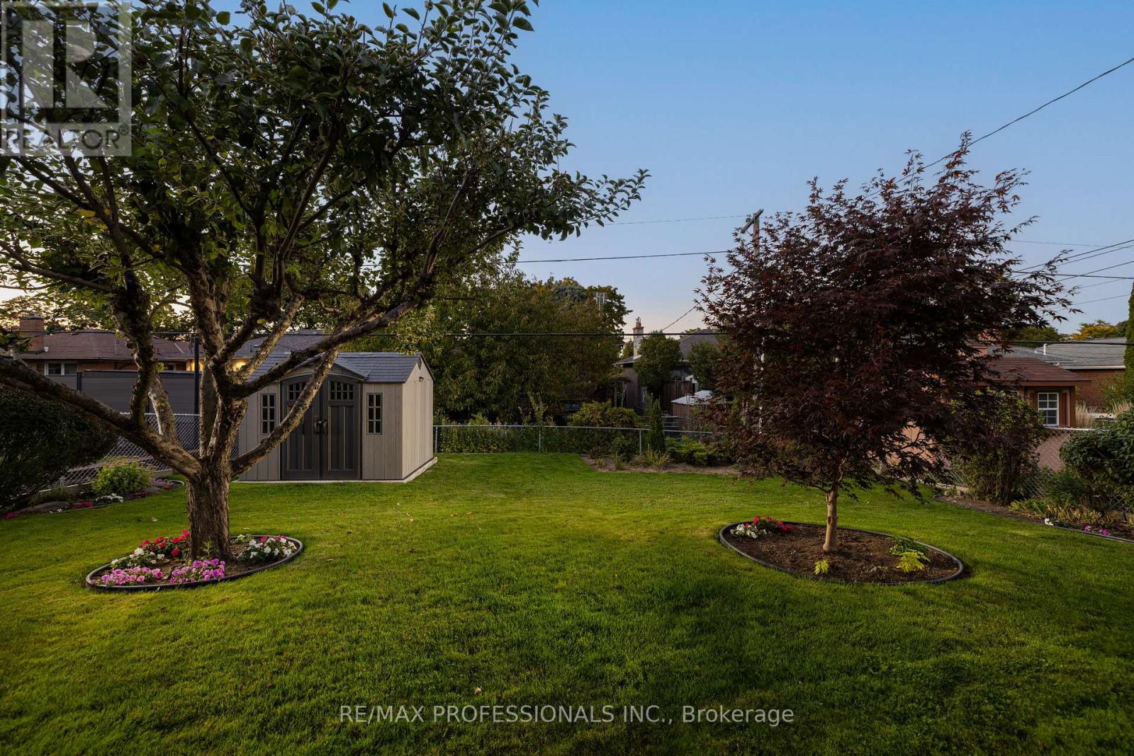 302 La Rose Avenue Property Photo 50