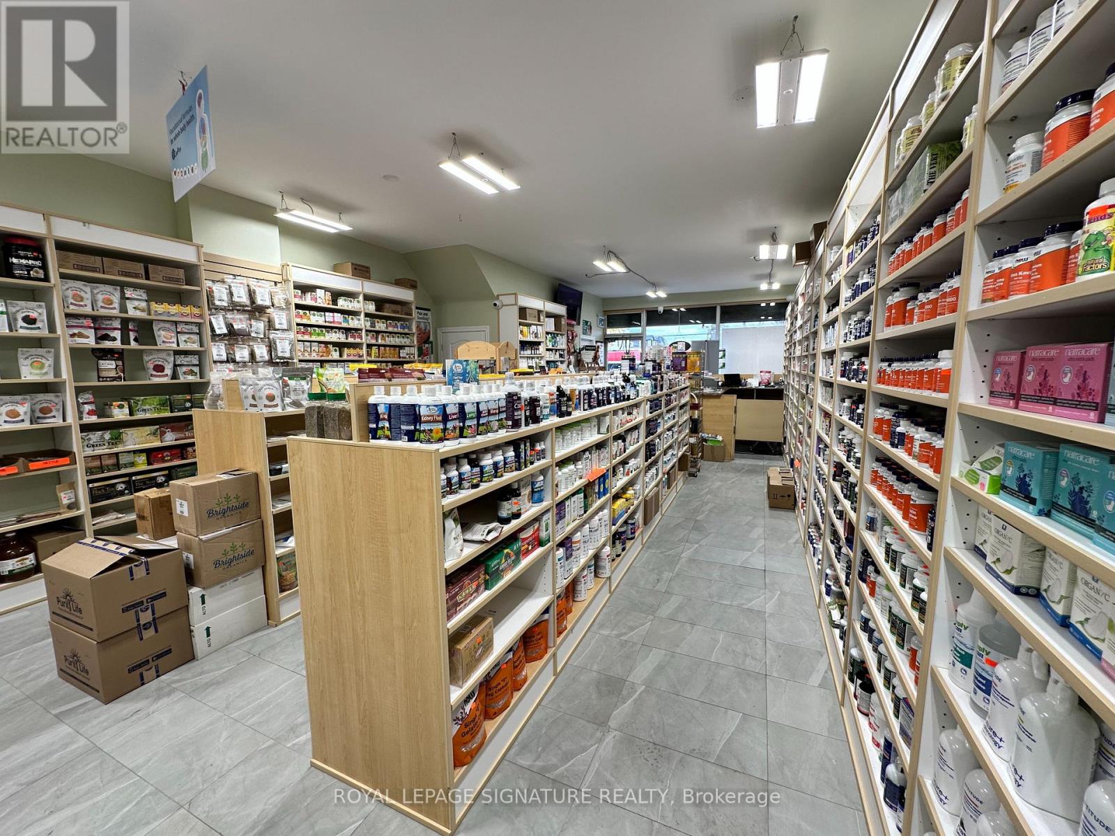 2890 Dufferin Street Property Photo 4