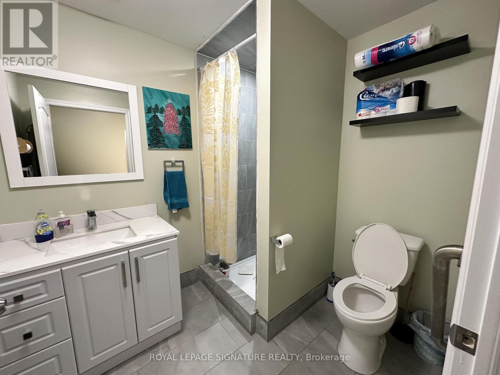 2890 Dufferin Street Property Photo 6