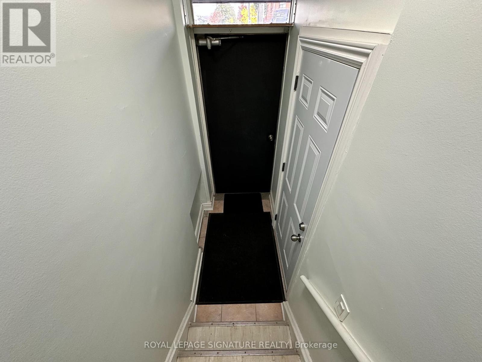2890 Dufferin Street Property Photo 7