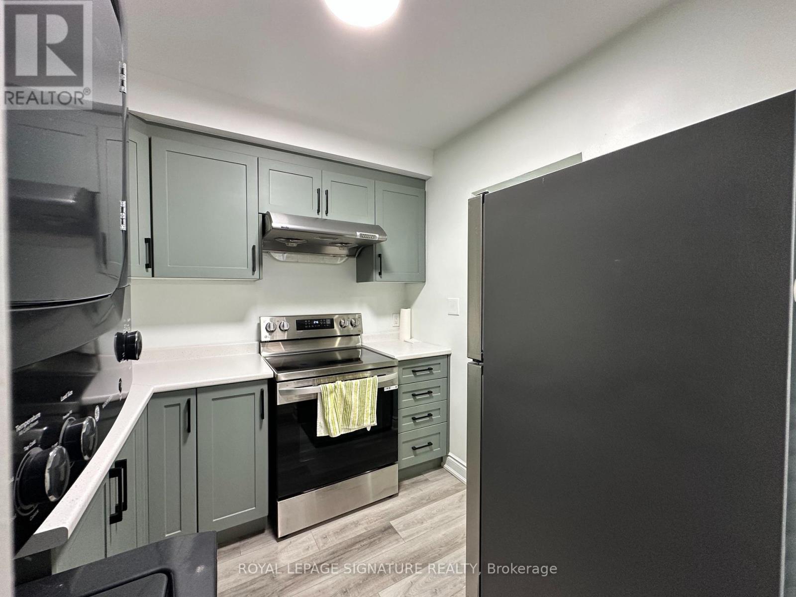 2890 Dufferin Street Property Photo 18