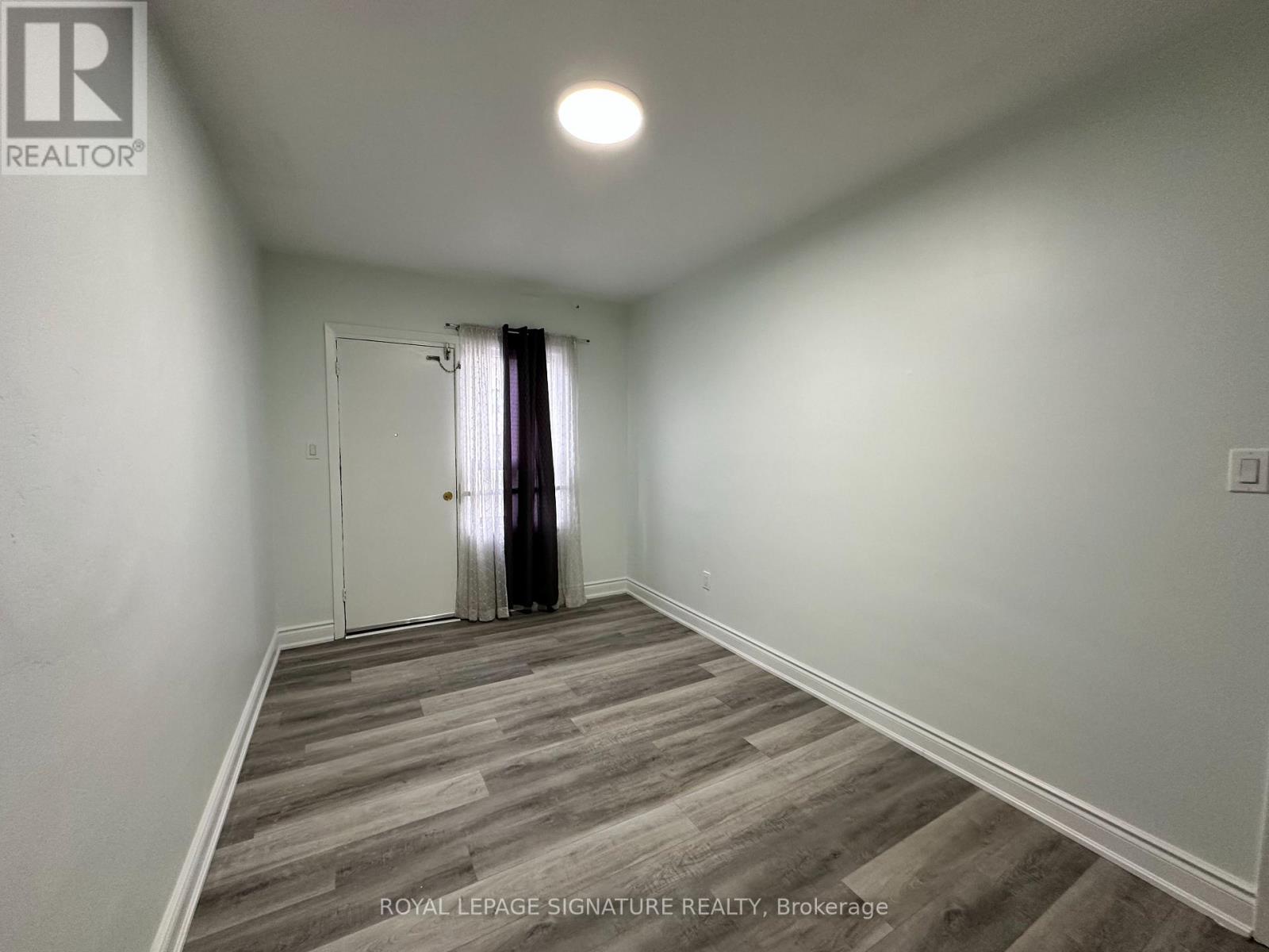 2890 Dufferin Street Property Photo 21