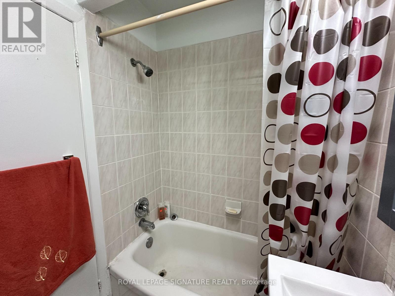 2890 Dufferin Street Property Photo 26