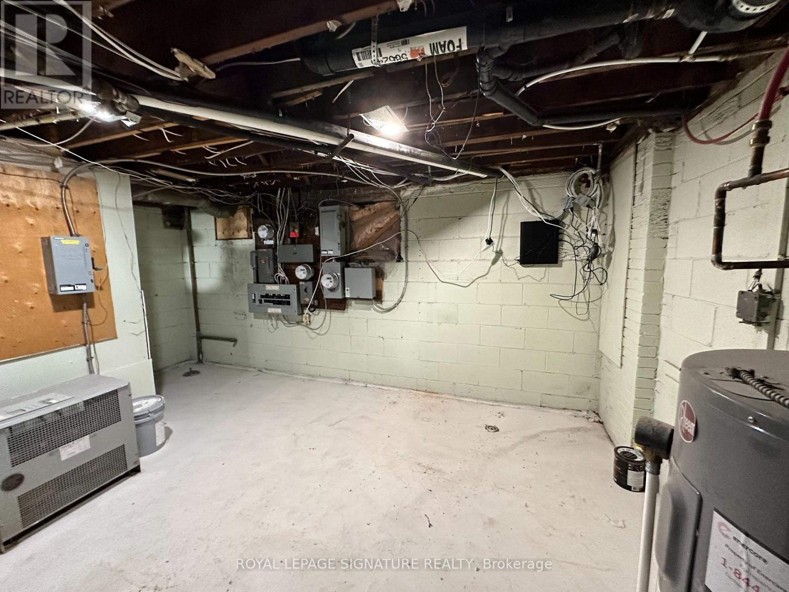 2890 Dufferin Street Property Photo 34