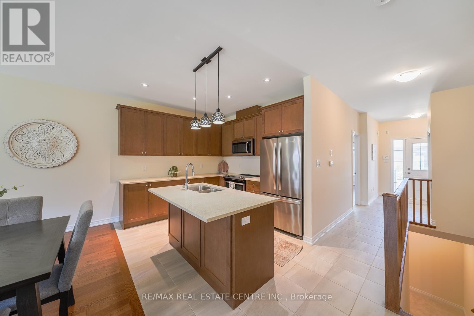 11 Overlea Drive Property Photo 7