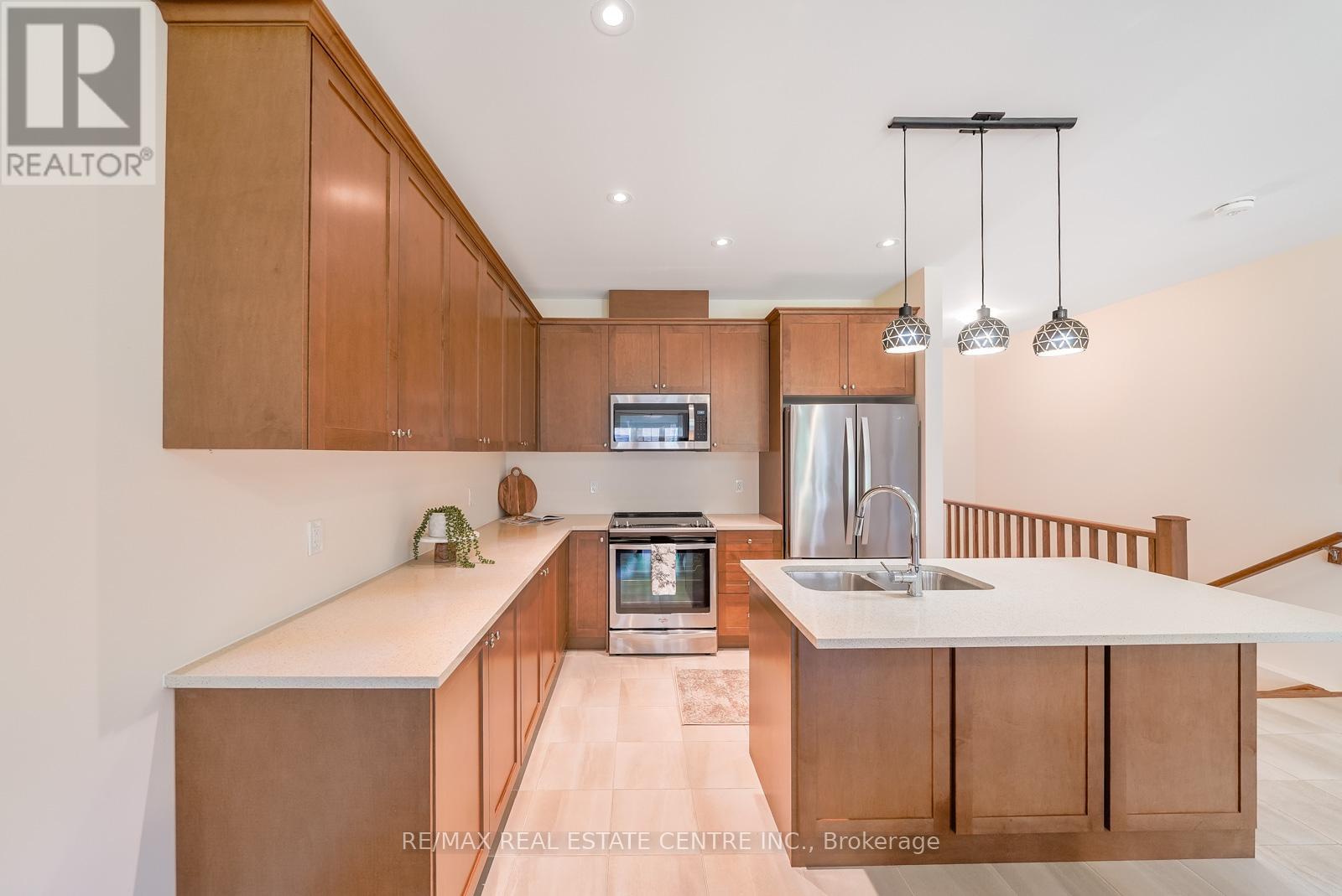 11 Overlea Drive Property Photo 9