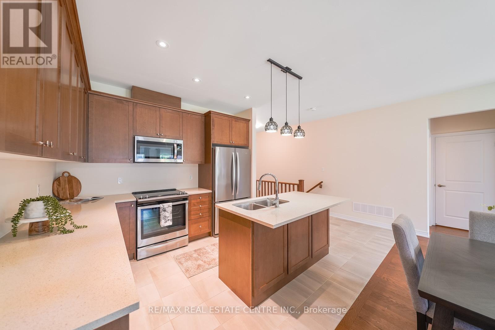 11 Overlea Drive Property Photo 10