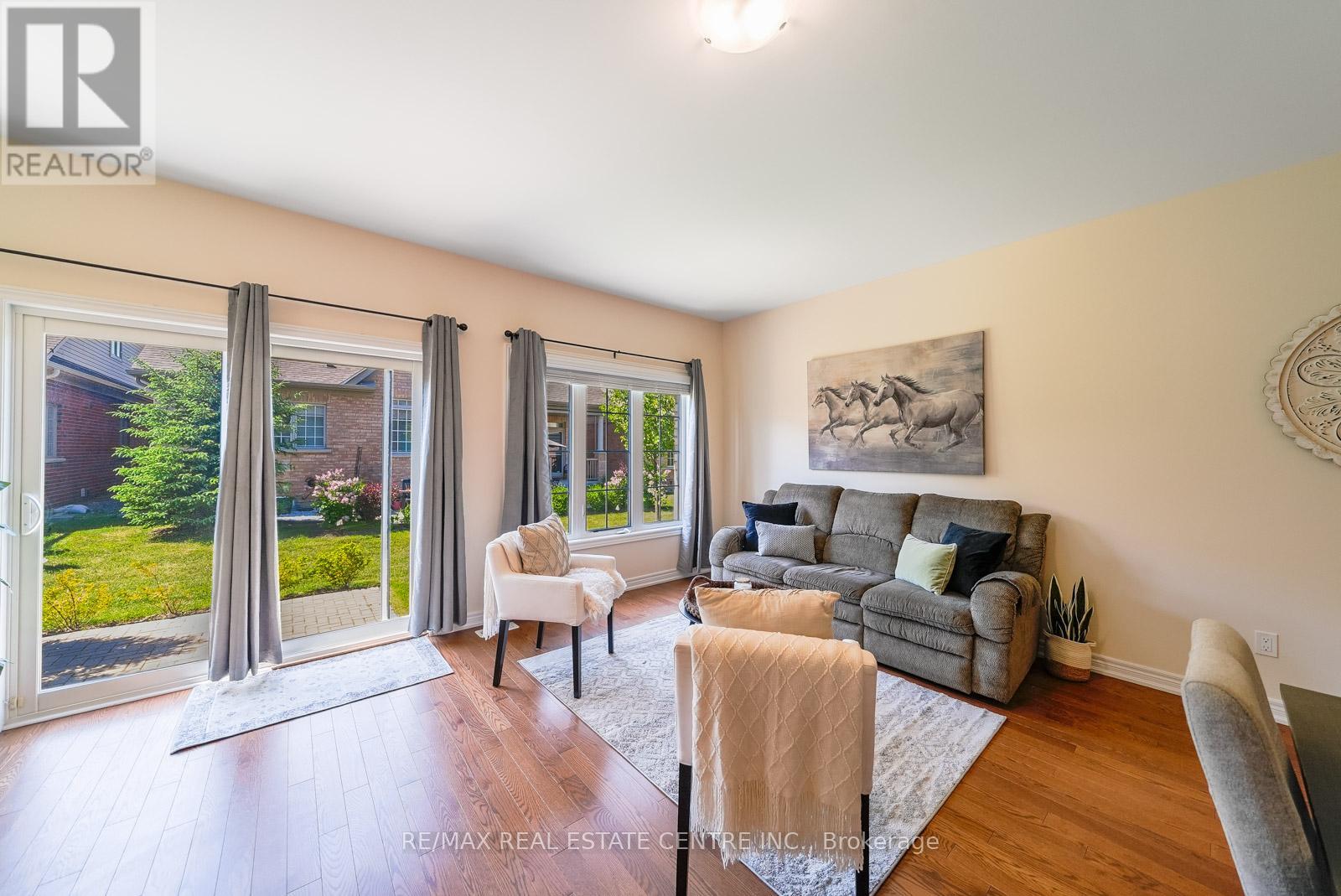 11 Overlea Drive Property Photo 15