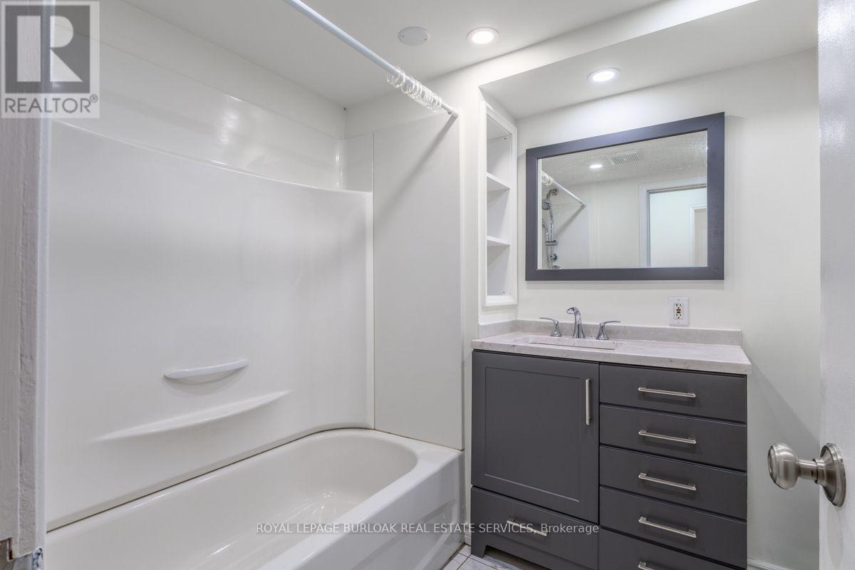 Lower - 2142 Parkway Drive Property Photo 20