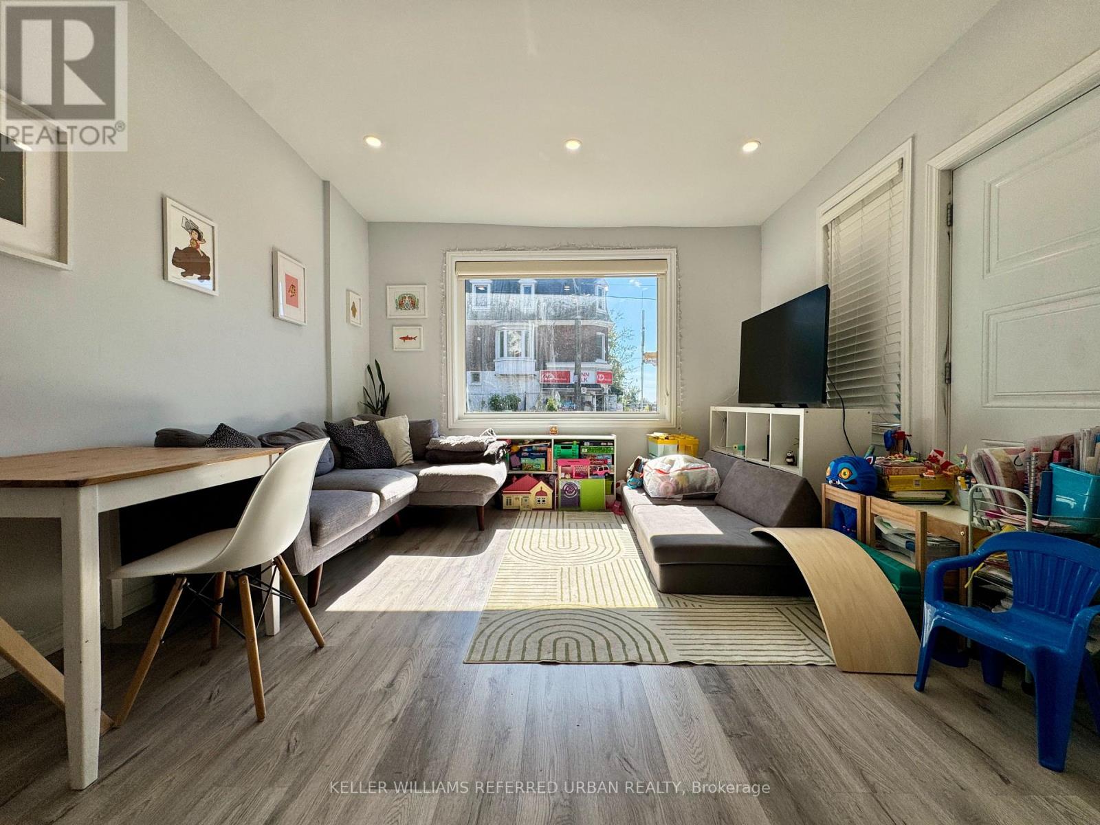 Main - 62 Springhurst Avenue Property Photo 4