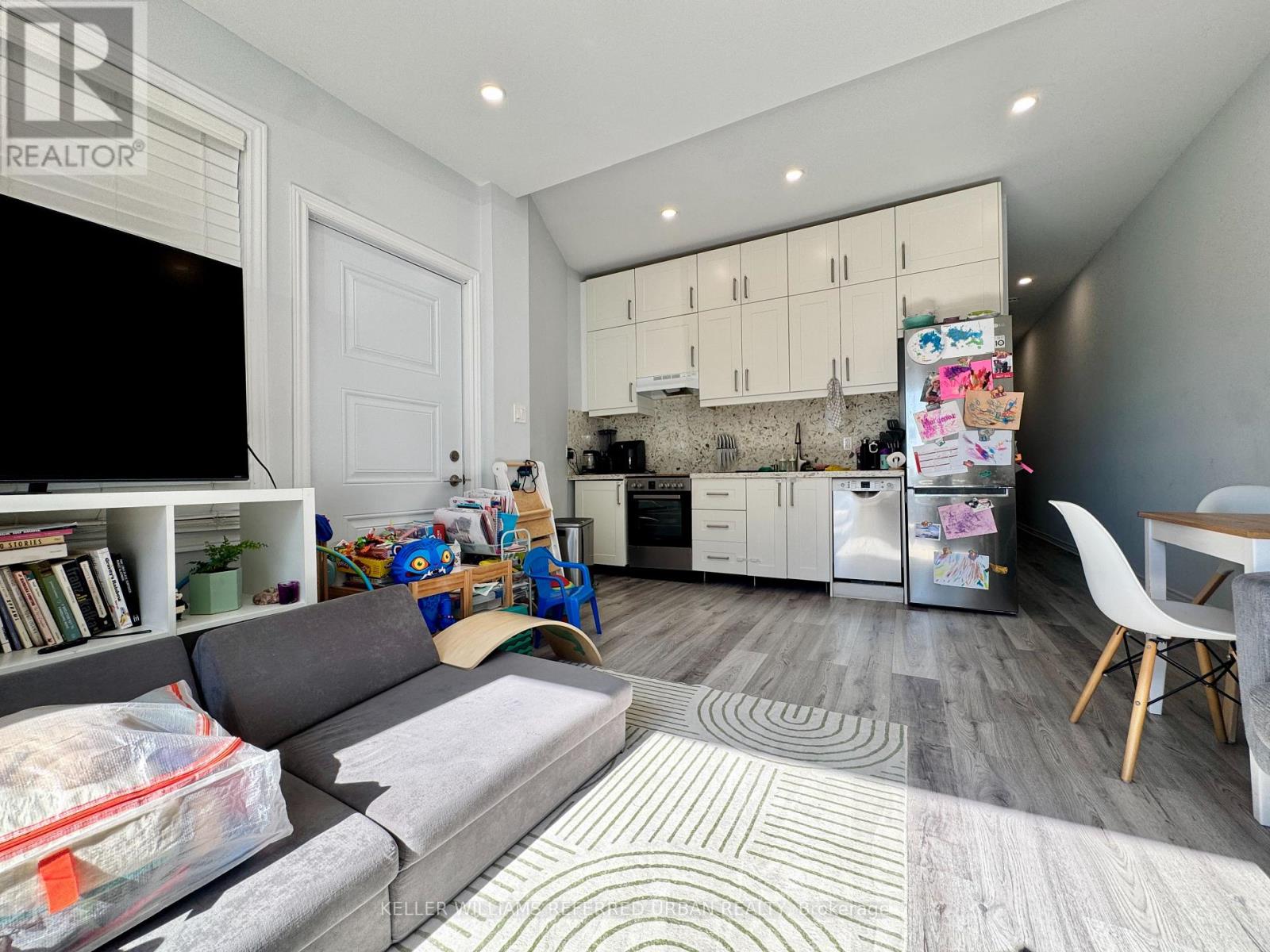 Main - 62 Springhurst Avenue Property Photo 6