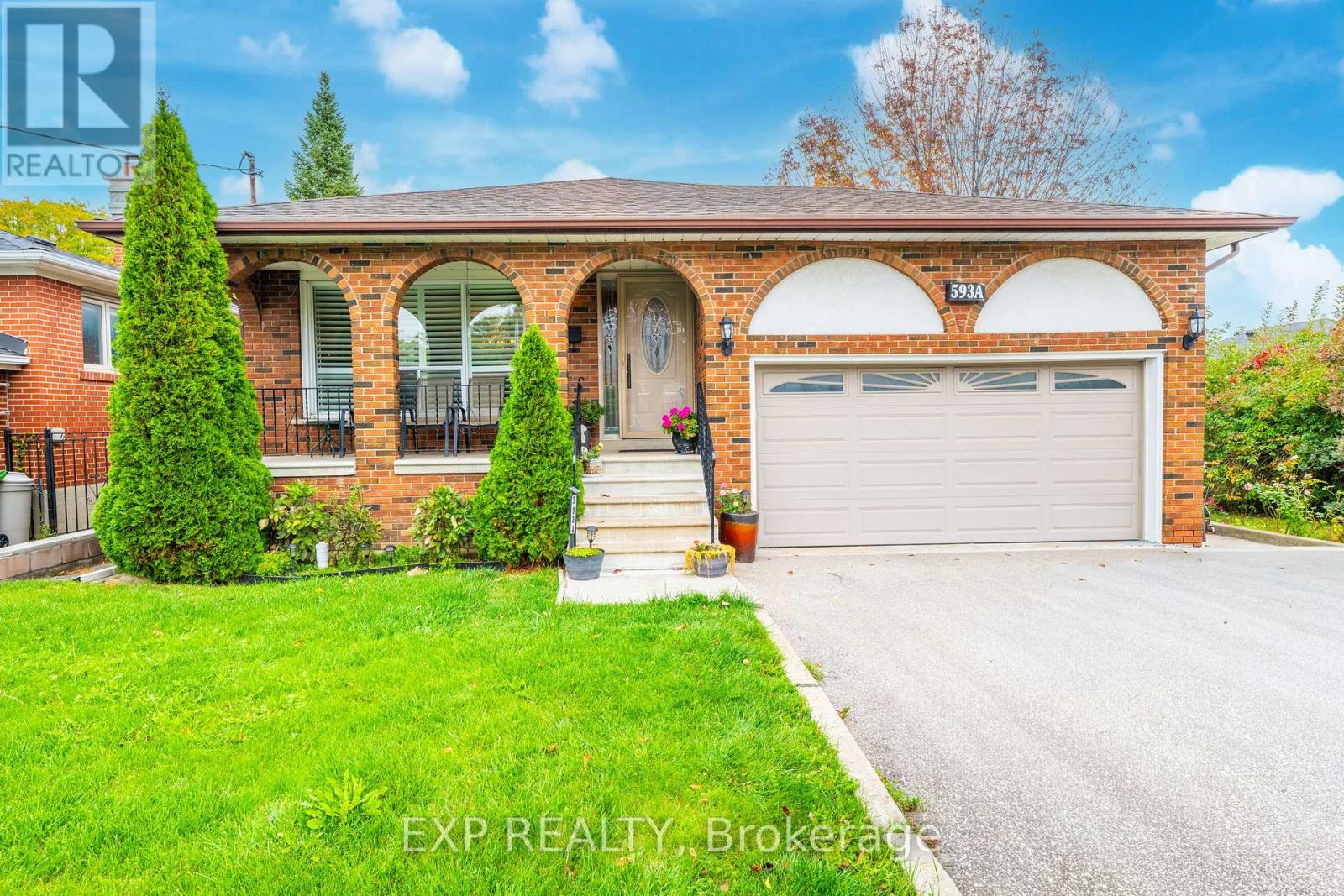 593a Scarlett Road N Property Photo 1