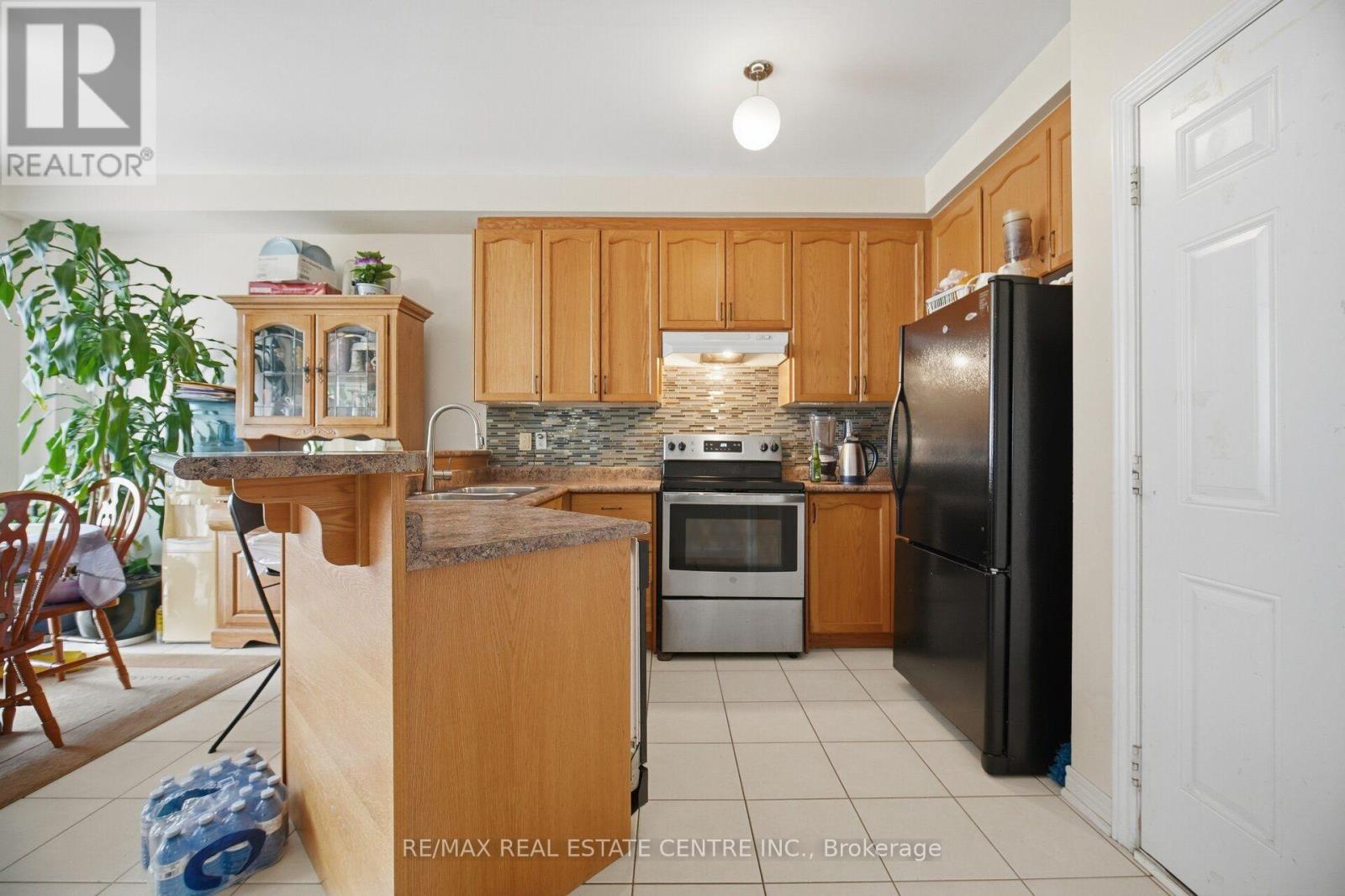 65 Connolly Crescent Property Photo 12