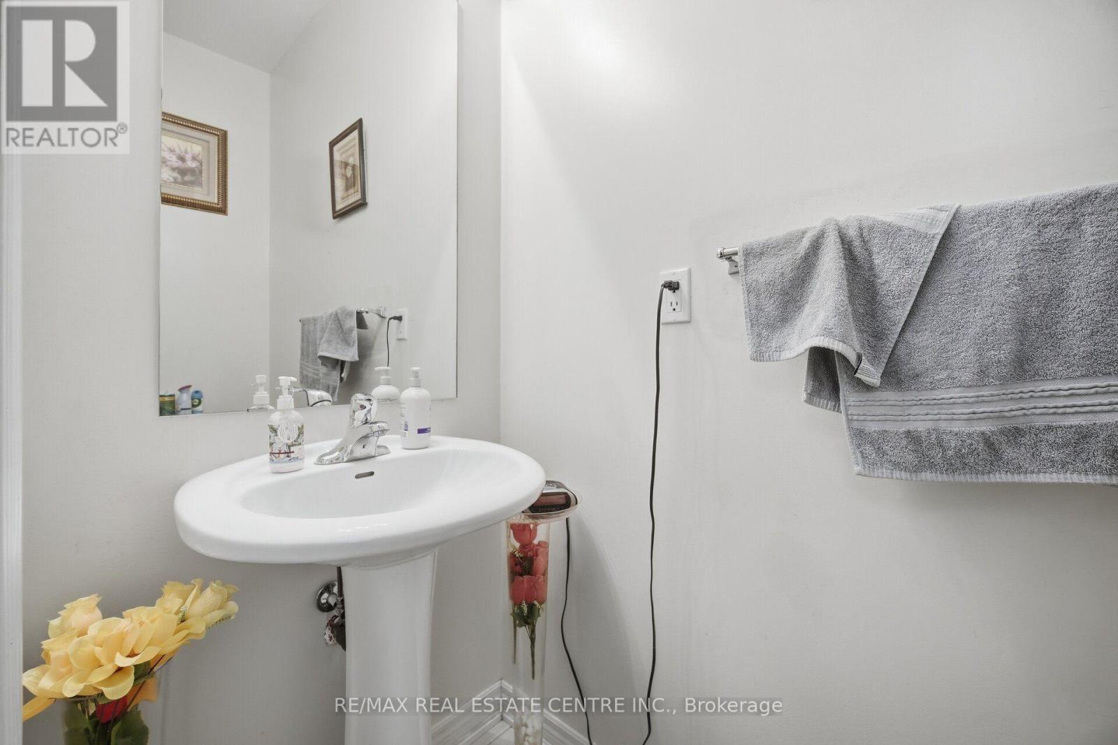 65 Connolly Crescent Property Photo 21
