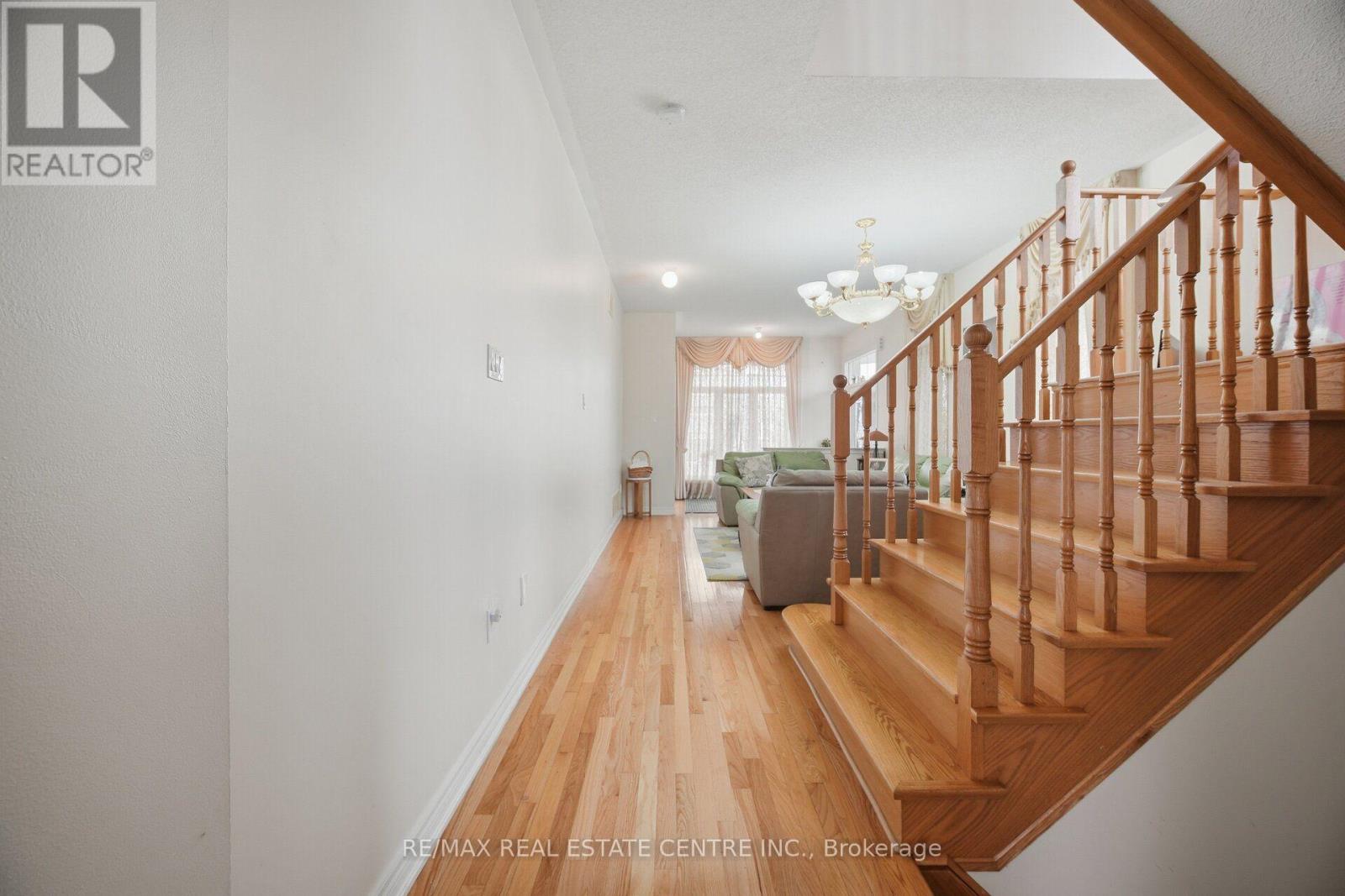 65 Connolly Crescent Property Photo 22