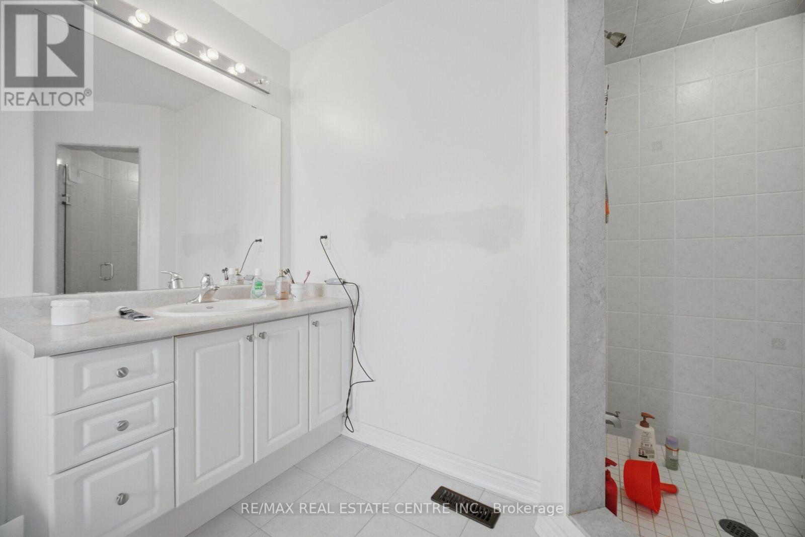 65 Connolly Crescent Property Photo 27