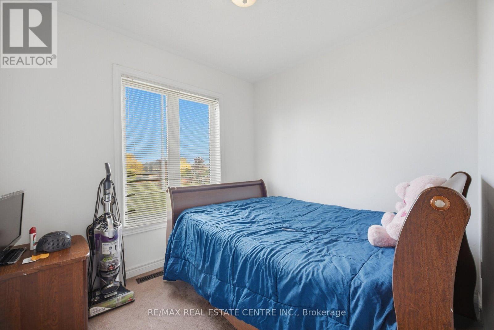 65 Connolly Crescent Property Photo 31