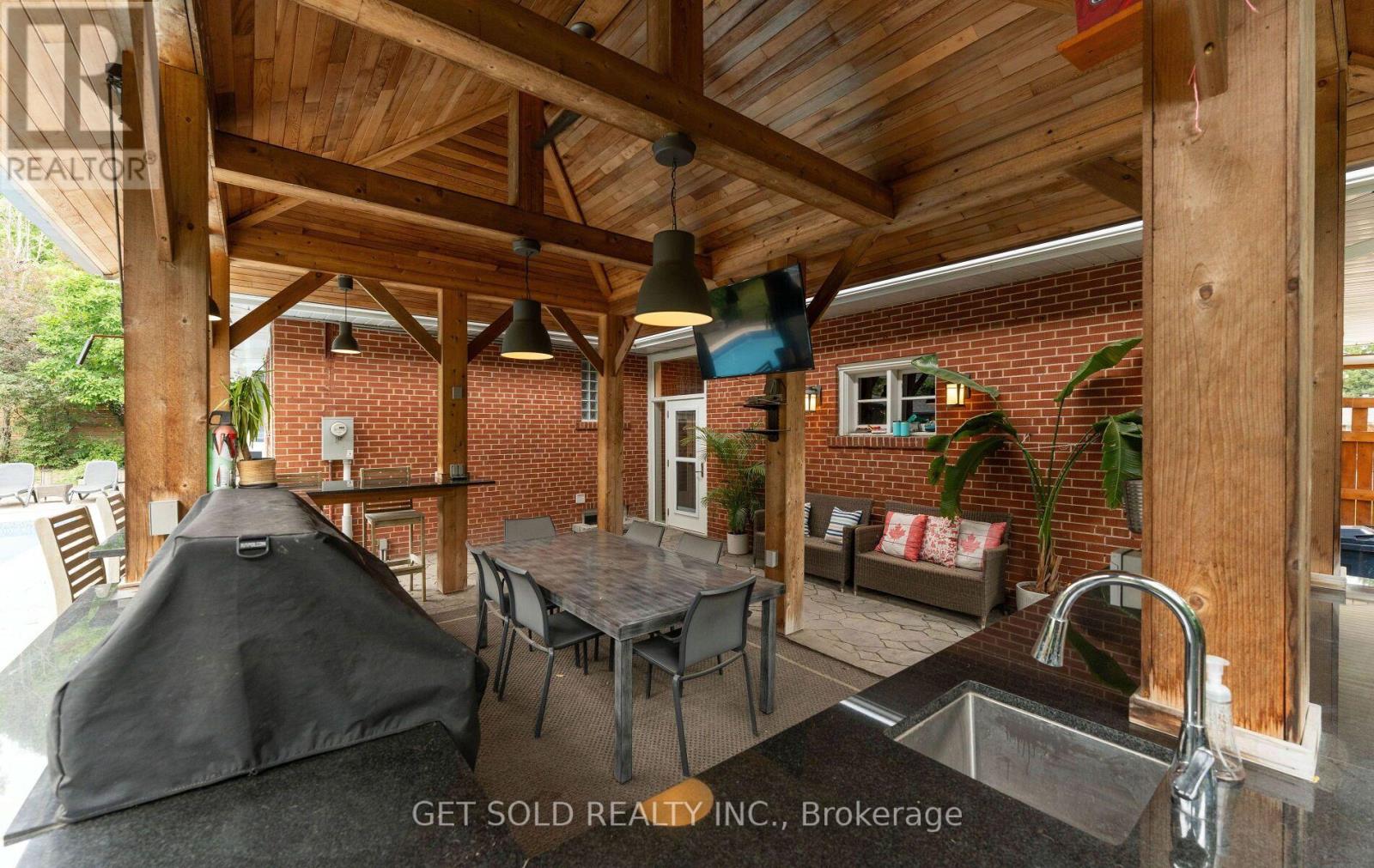 136 Prince George Drive Property Photo 39