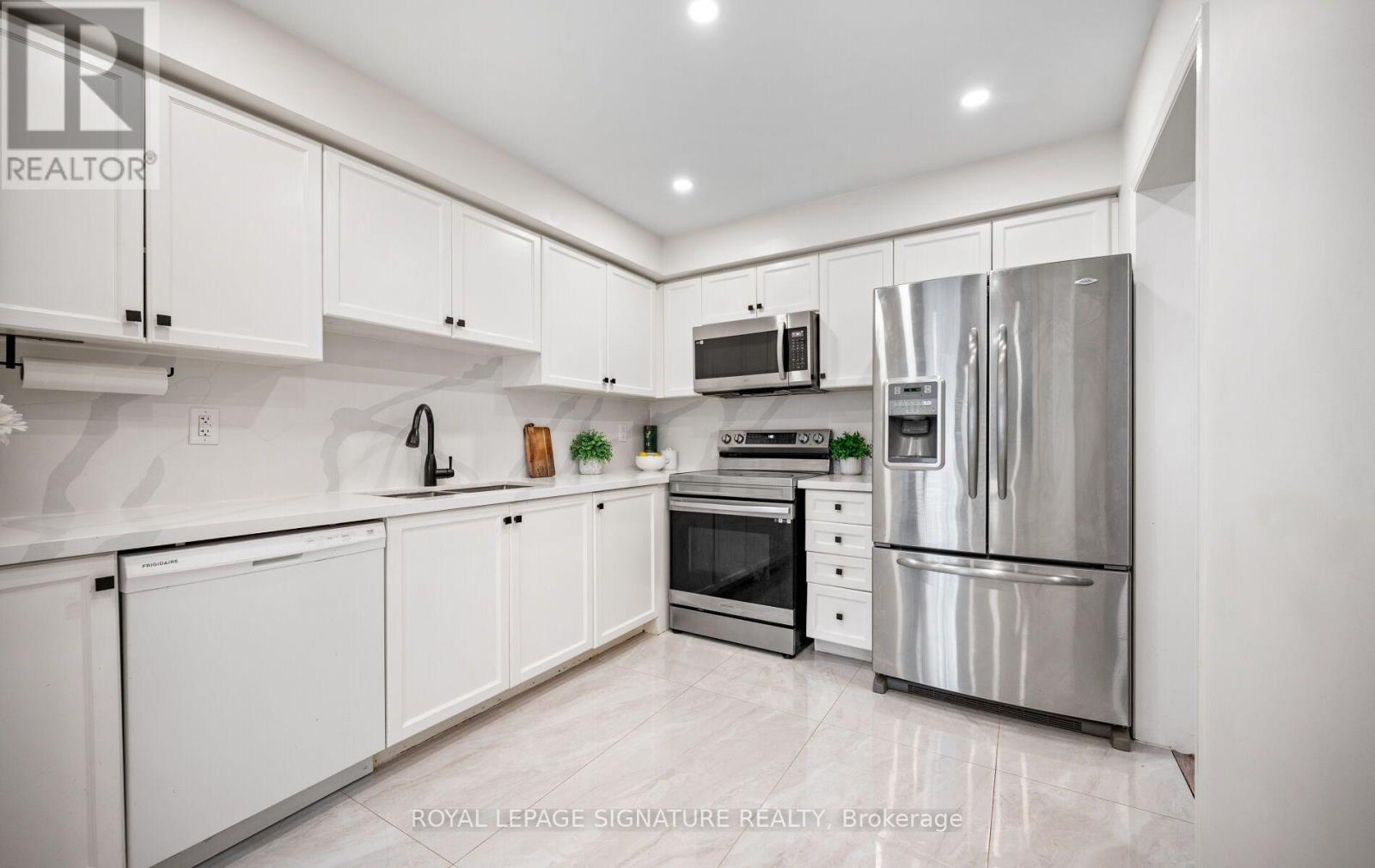 36 - 7360 Zinnia Place Property Photo 16